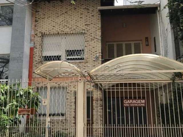 Terreno à venda na Avenida Taquara, 428, Petrópolis, Porto Alegre por R$ 1.900.000