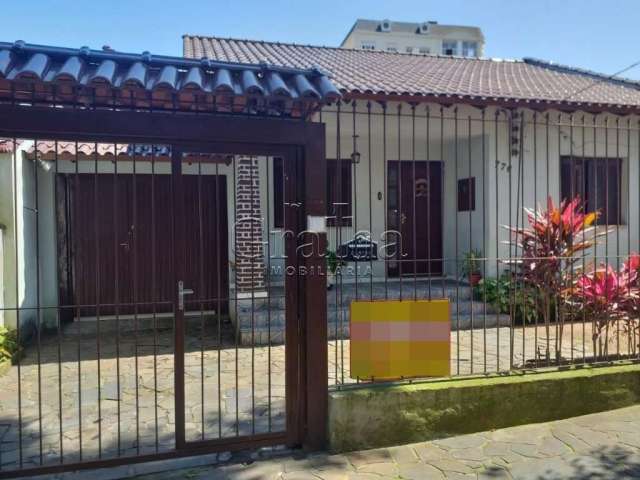 Casa com 3 quartos à venda na Rua Veríssimo Rosa, 776, Jardim Botânico, Porto Alegre por R$ 769.000