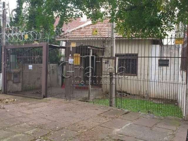 Casa com 3 quartos à venda na Rua São Francisco, 1022, Santana, Porto Alegre por R$ 320.000