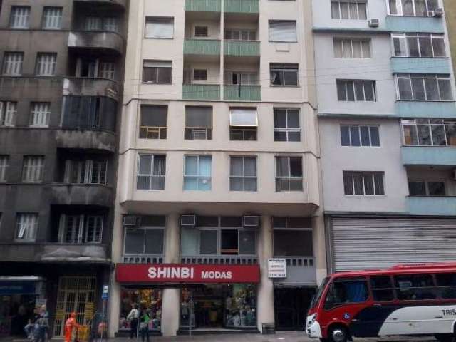 Apartamento com 1 quarto à venda na Avenida Borges de Medeiros, 652, Centro Histórico, Porto Alegre por R$ 205.000