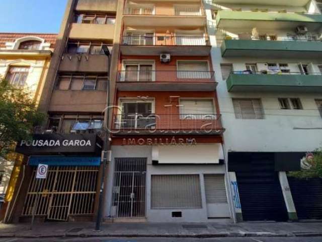 Apartamento com 2 quartos à venda na Rua Jerônimo Coelho, 267, Centro Histórico, Porto Alegre por R$ 300.000