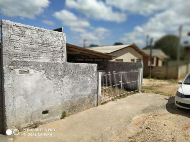 Casa de frente para rua 
Imóvel com 4 casas para