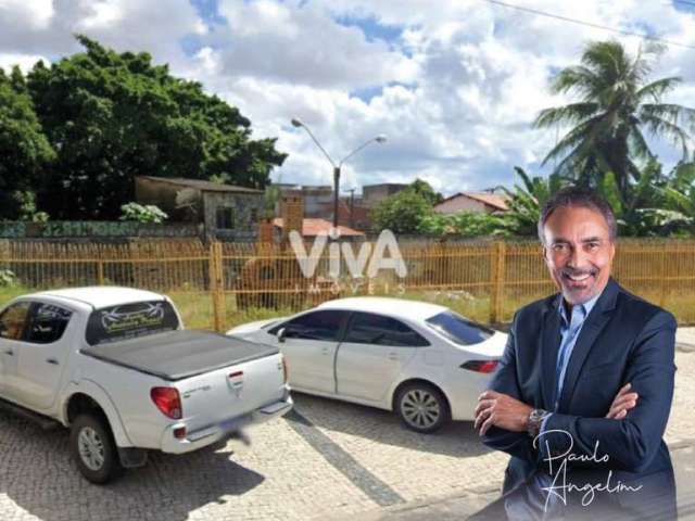 Terreno com 715 m² na Av José Bastos