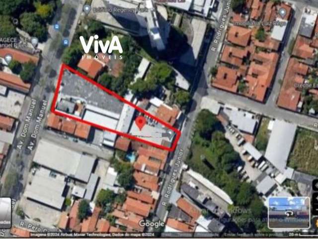 Galpão com área total de 3.389,70 m² no Centro