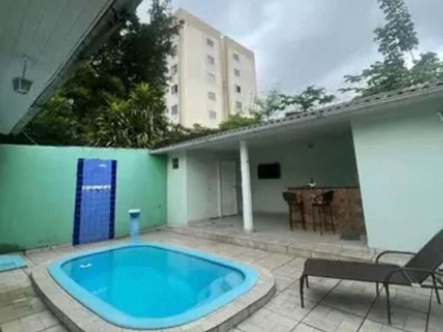 Casa com 3 quartos à venda no Flores, Manaus  por R$ 550.000