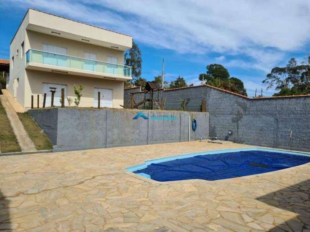 Vende-se Casa com 3 Dormitórios, Terreno de 600 M², Quintal com Piscina, Jarinú SP