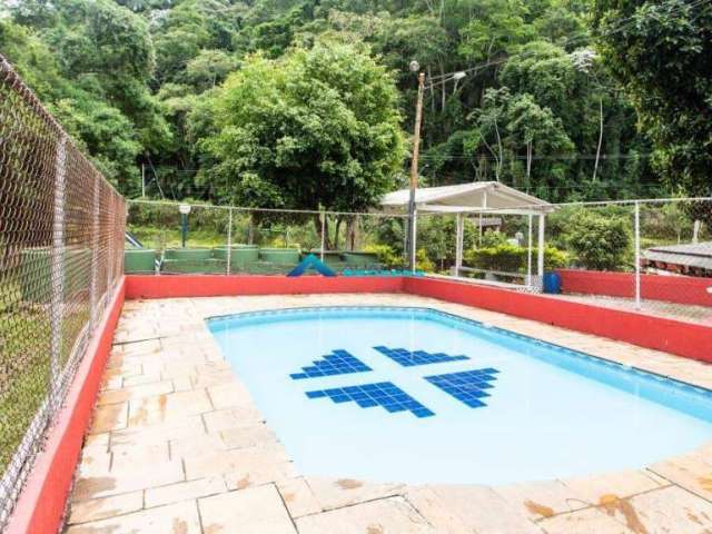 Vende-se sitio em Francisco Morato com nascente, lago e piscina