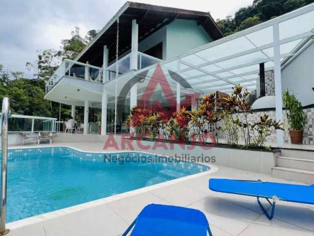 Bela casa com vista panorâmica do mar na praia da lagoinha em ubatuba-sp