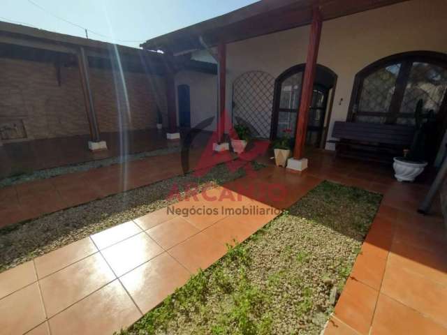 Casa com 4 suítes em excelente localização - Itaguá - Ubatuba/SP.