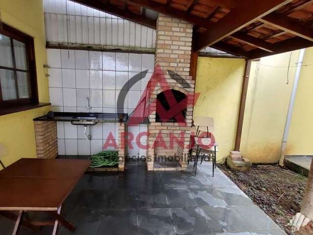 Excelente casa com 02 quartos ,01 Suíte e uma Edícula espaçosa , no Itagua