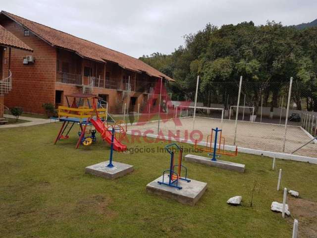 Kitnet Mobiliada á Venda no Maranduba em Ubatuba.