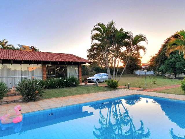 Linda casa no Condomínio Green Village em Cambé-PR