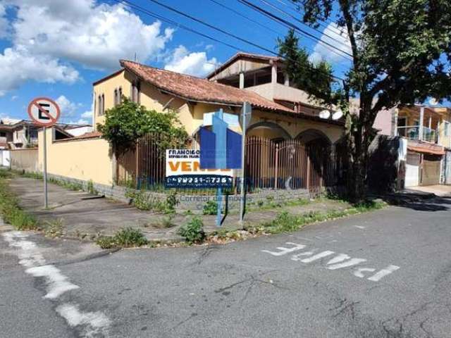 Casa para Venda em Volta Redonda, Volta Grande, 3 dormitórios, 1 suíte, 2 banheiros, 2 vagas