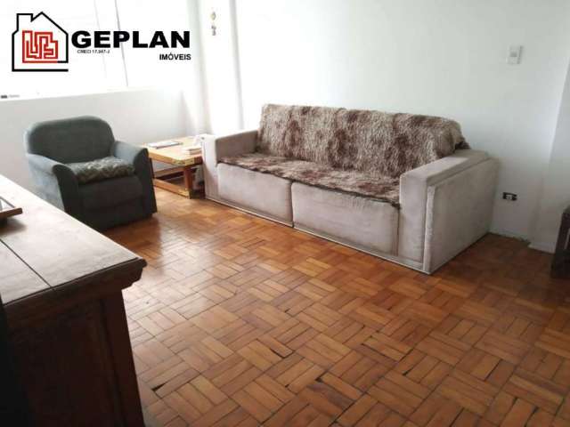 Apartamento com quintal