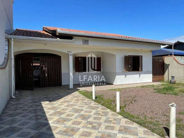 Casa com 3 dormitórios e piscina em excelente localização no balneário brasília