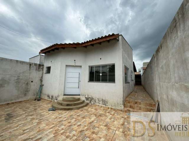 Casa com 3 quartos à venda na RUA QUINTINO BOCAIÚVA, 52, Residencial Vila Martins, Salto por R$ 450.000