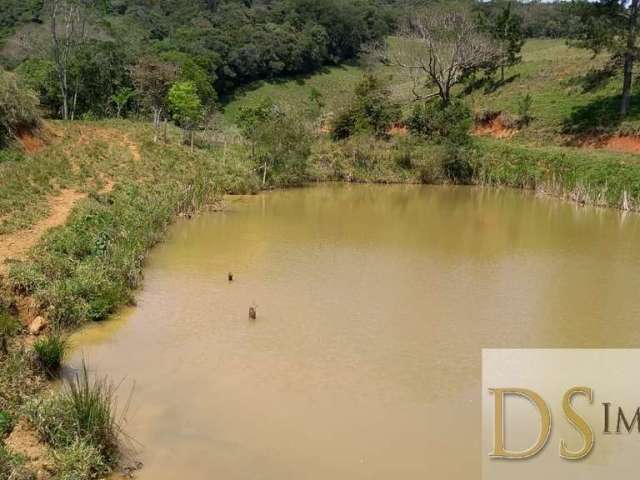 Excelente fazenda a venda na região de itapeva/sp! com 32 alqueires, ideal para plantio de tomate, com ótima renda e localização privilegiada