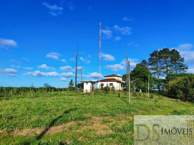 Sítio de 36 alqueires à venda na região de Sorocaba/SP: terra vermelha, represa e benfeitorias - Imperdível oportunidade!