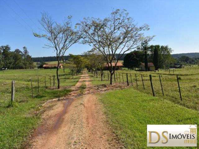 Fazenda rural à venda,quadra.