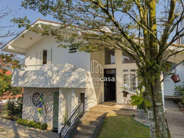 Casa com 3 dormitórios à venda, 249 m² por R$ 2.400.000,00 - Centro - Jaraguá do Sul/SC