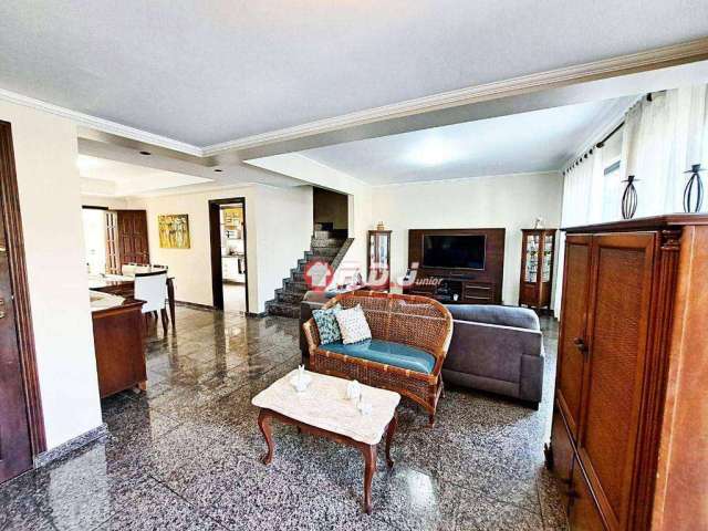 Sobrado com 3 dormitórios à venda, 169 m² por R$ 1.270.000,00 - Boqueirão - Santos/SP