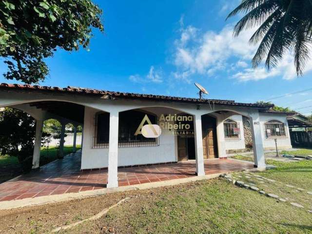 Casa com 4 dormitórios à venda, 262 m² por R$ 600.000 - Barra de São João - Centro - Casimiro de Abreu/RJ