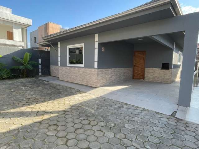 Linda casa com 3 dormitórios no bairro ingleses.