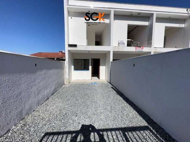 Oportunidade imperdível: Casa à venda em Joinville-SC, bairro Nova Brasília! 2 quartos, 1 suíte, 2 banheiros, 2 vagas de garagem.