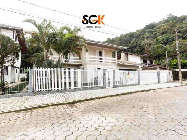 Casa Alto Padrão 4 dormitórios sendo 1 suíte 2 vagas no América em Joinville