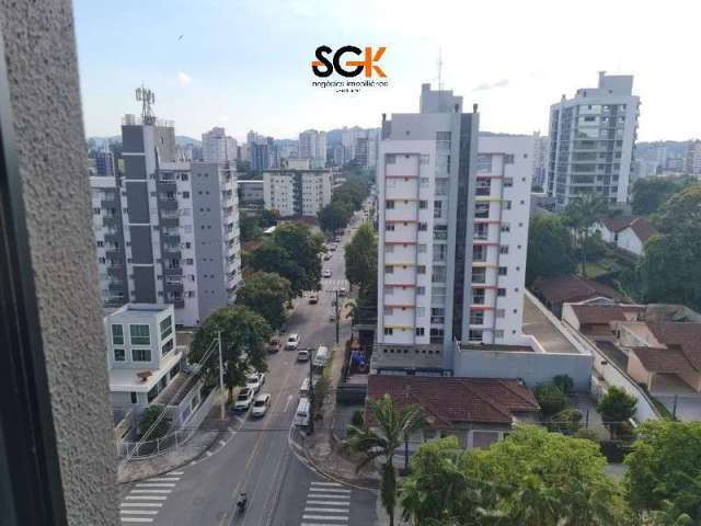 Cobertura de luxo com 3 quartos e 3 suítes no bairro Anita Garibaldi em Joinville-SC: 196m² e 3 vagas de garagem!