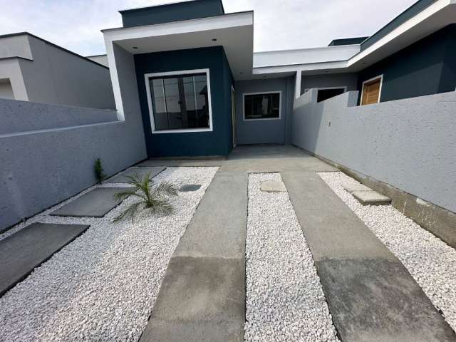 Linda casa geminada disponível para venda