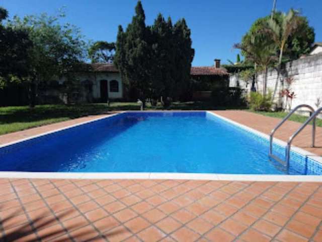 Casa térrea na Vila Giglio em Atibaia SP. Piscina, área gourmet,  espaço gramado edicula.