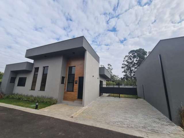 Casas novas térreas em condomínio fechado, bairro nobre de Atibaia SP com 3 suítes,  isoladas, espaço gramado para fazer área de lazer