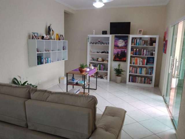 Casa com 3 quartos à venda, 157 m² por R$ 420.000 - Jardim Continental II - Taubaté/SP