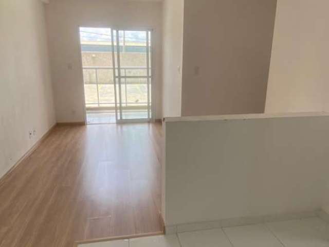 Apartamento térreo à venda no Condomínio Mirante da Colina, em Sorocaba-SP.