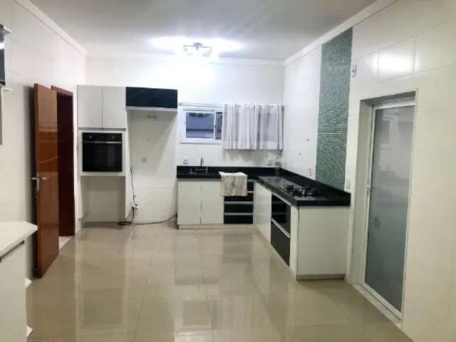 Casa térrea para locação no Condomínio Colinas do Sol, em Sorocaba-SP.