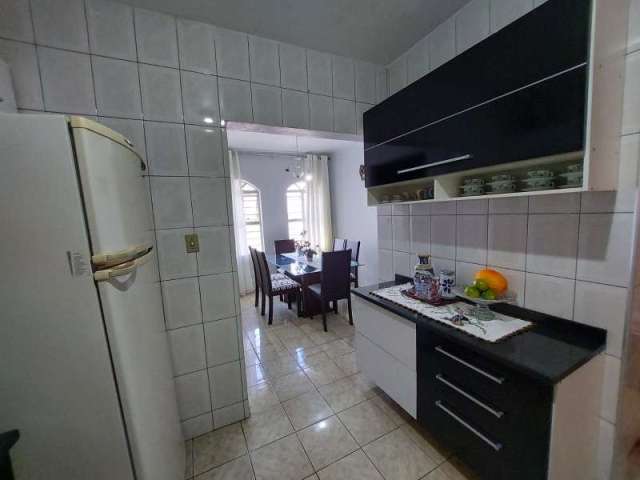 Casa Assobradada à venda na Vila Barão, em Sorocaba-SP.