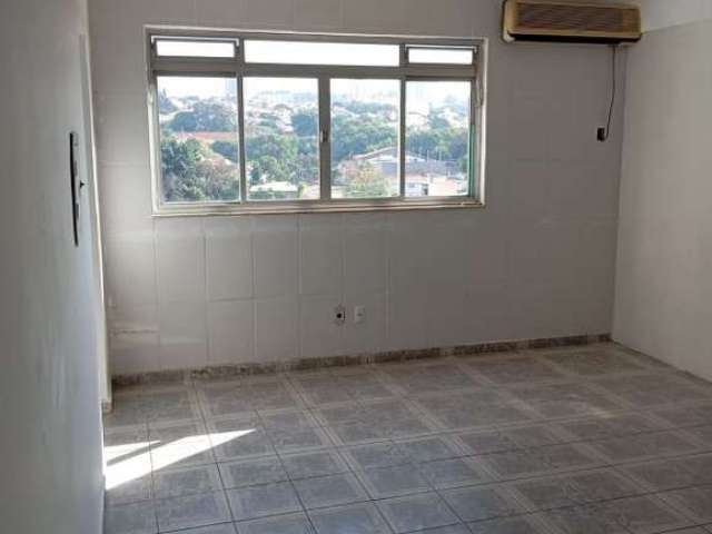 Sala para alugar na Av. Afonso Vergueiro, Sorocaba/SP.