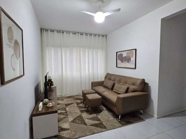 Apartamento à venda na Praia da Enseada, Guarujá/SP.