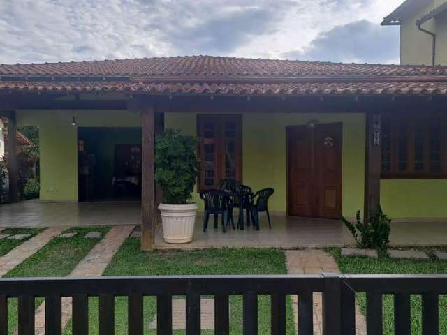 Casa para Venda em Niterói, Varzea das Moças, 3 dormitórios, 2 suítes, 4 banheiros, 2 vagas