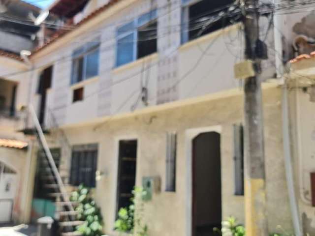 Casa para Venda em Niterói, Engenhoca, 2 dormitórios, 2 banheiros, 2 vagas