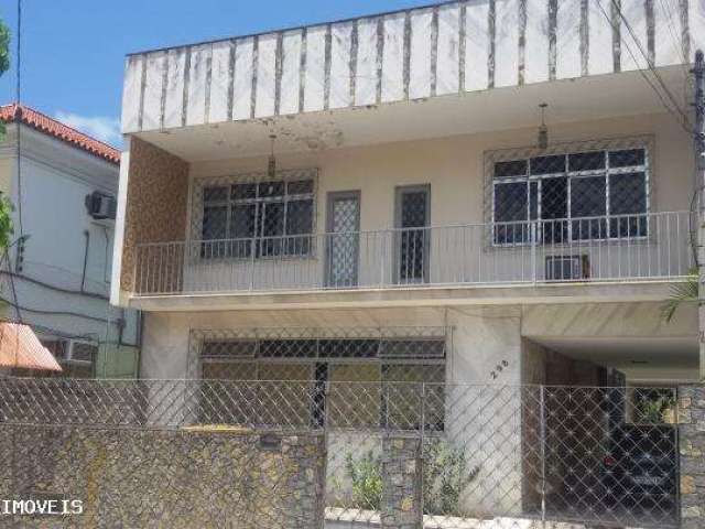 Casa para Venda em Niterói, São Francisco, 5 dormitórios, 1 suíte, 3 banheiros, 4 vagas