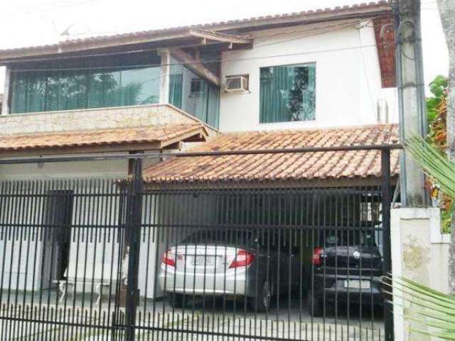 Casa para Venda em Niterói, Itaipu, 4 dormitórios, 1 suíte, 4 banheiros, 2 vagas