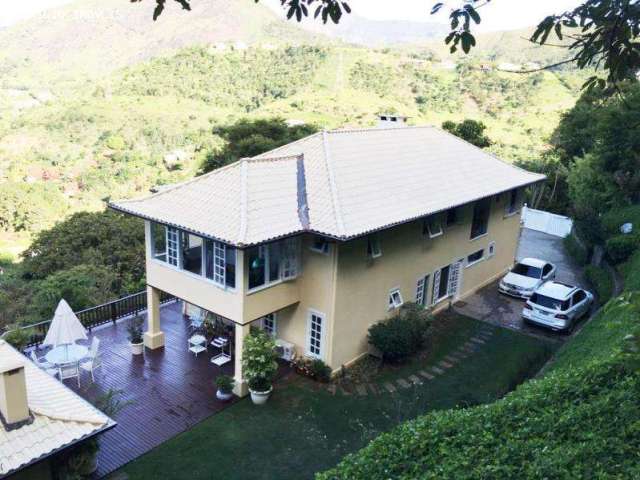 Casa para Venda em Petrópolis, Araras, 4 dormitórios, 4 suítes, 5 banheiros, 5 vagas