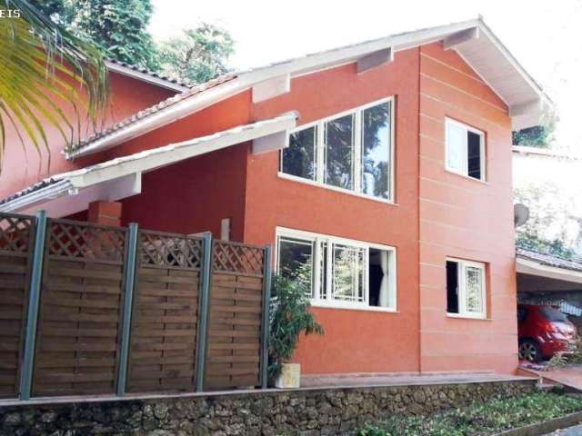 Casa para Venda em Niterói, São Francisco, 3 dormitórios, 1 suíte, 3 banheiros, 2 vagas