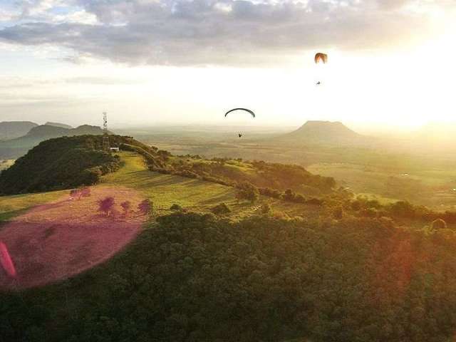 Sitio para venda em Santo Antonio da Alegria-SP com 9 hectares, nos pés da serra, sem benfeitorias, ideal para pousada ou hotel.