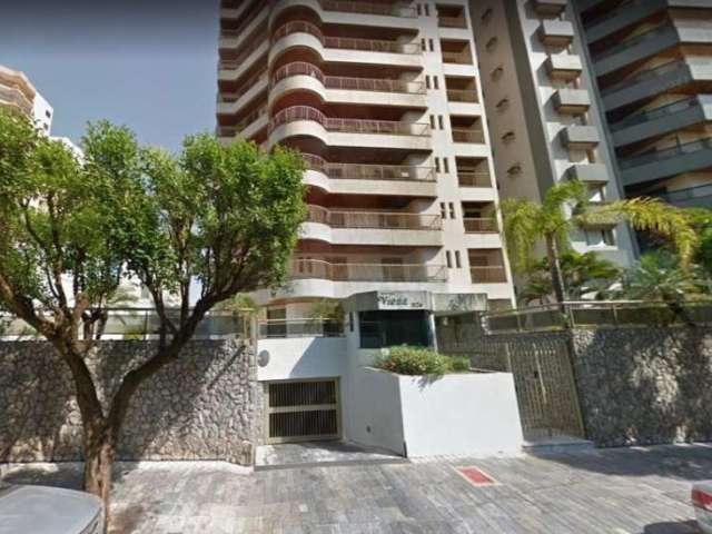 Apartamento para troca no Centro na Rua Garibaldi proximo ao Sta. Ursula, 4 dormitorios sendo 2 suites, 261 m2 privativos, lazer completo