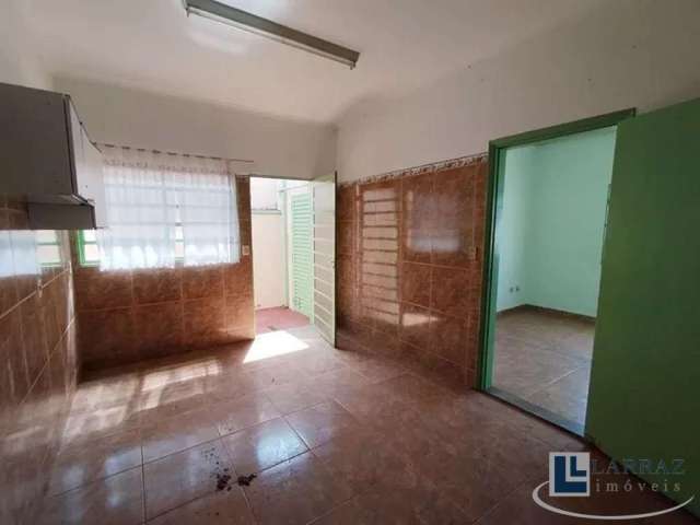 Amplo sobrado para venda no Ipiranga em ótima localização, 3 dormitorios, espaço para comercio mais apartamento nos fundos em 197 m2 de área total