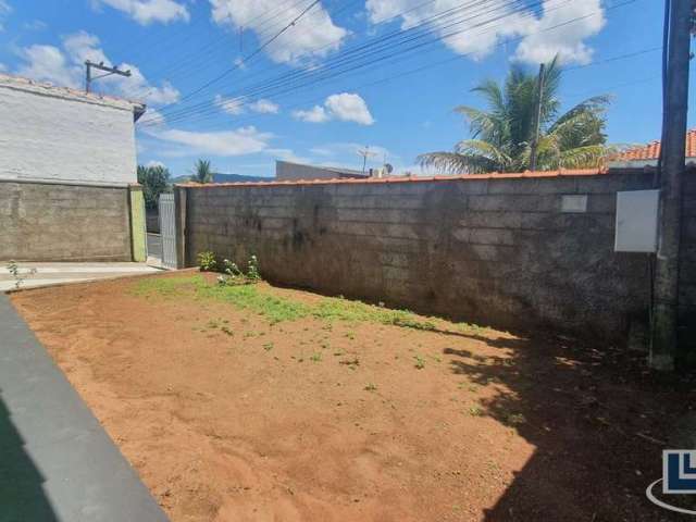 Casa para venda em Serra Azul-SP no Santa Cruz, 3 dormitorios, amplo quintal, 3 vagas em 242 m2 de área total