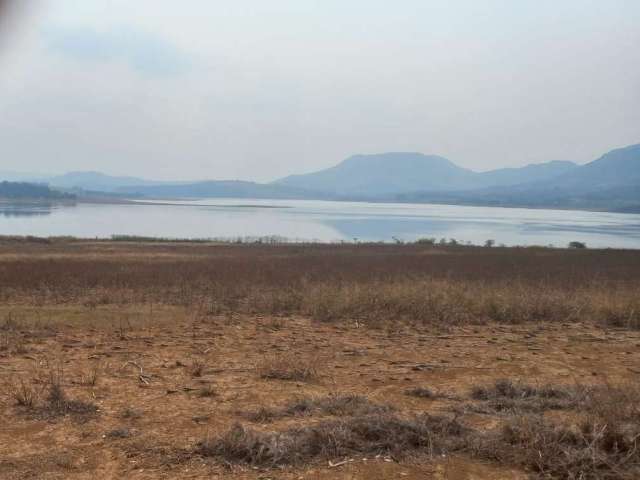 Excelente terreno para venda nas margens do Rio Sapucai em Carmo do Rio Claro-MG, área do lote 24.200 m2 com 105 m de margem para o Rio